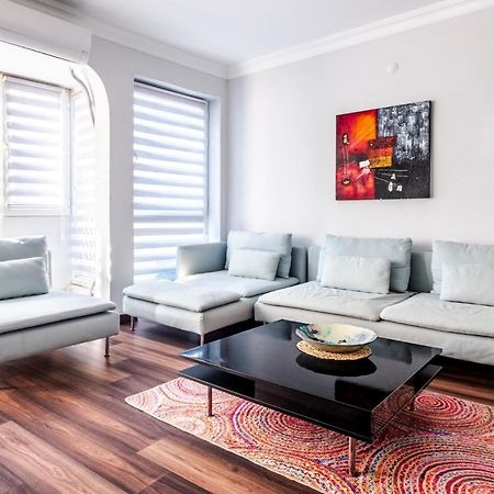 Sleek Flat 50 M To Bull Statue In Kadikoy Apartment อิสตันบูล ภายนอก รูปภาพ
